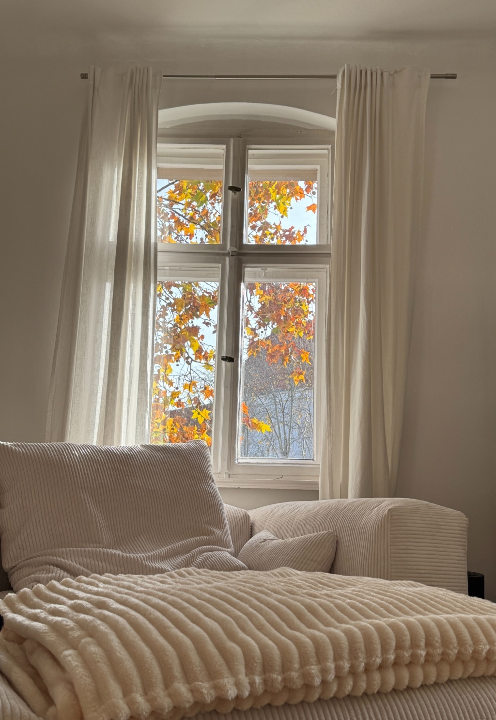 Flat Charlottenburg Danckelmannstrasse - picture 1