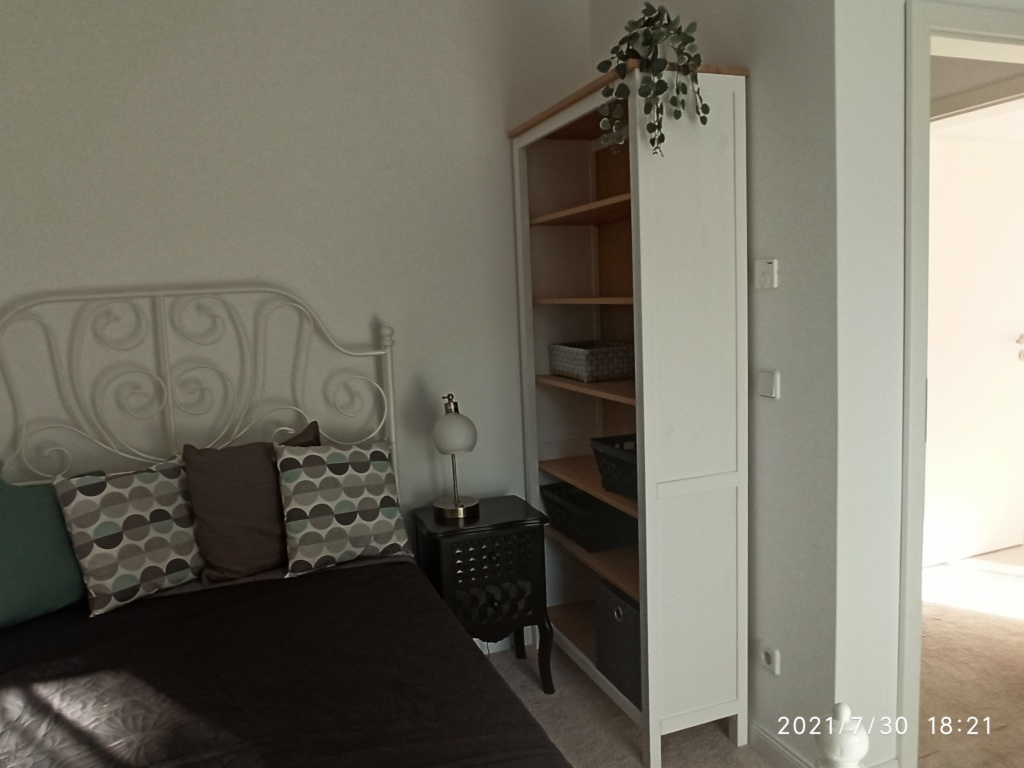 Flatshare Kladow Neukladower Allee - Bett und Regal
