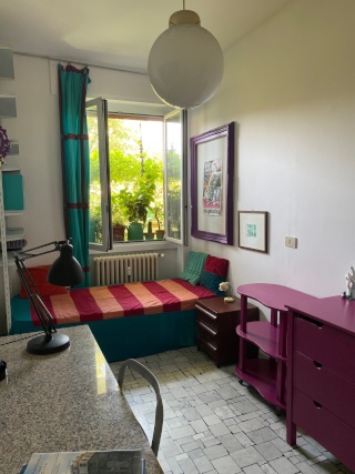 Imagen del anuncio: Helles, ruhiges, freundliches Zimmer in großer Privat-Wohnung, in interessantem Ambiente, zentral
