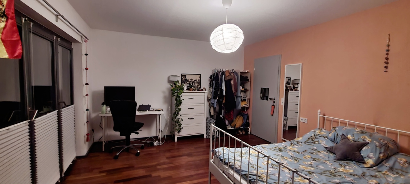 WG-Zimmer Hochdorf Nimbergstraße - Zimmer -bett und
