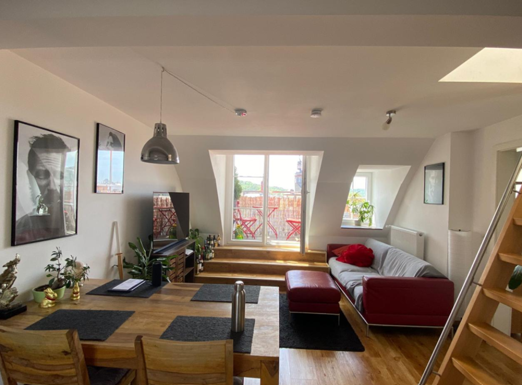 Helle Maisonettewohnung (3 Zimmer) mit Balkon