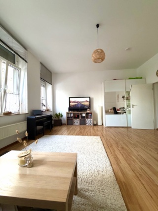 Imagen del anuncio: UNTERMIETE (max 1. Person) Jakobsviertel Wohn-Schlafraum/Küche/Bad