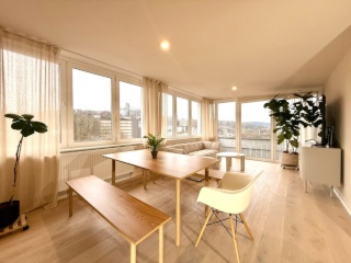 Anzeigenbild: Studenten und junge Erwachsene aufgepasst! Super modern möblierte 5er-WG auf 130m2 zzgl. Loggia und Balkone direkt an der Uni mit Blick über die Elberfelder Südstadt