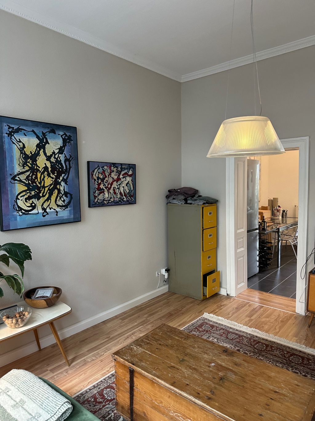 Wohnung Nordend-Ost Neuhofstraße - Wohnzimmer Richtung Küche