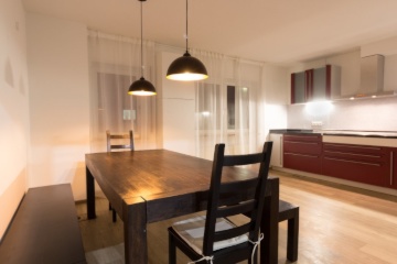 Anzeigenbild: Neu renoviert: 1 WG-Zimmer mitten im Herzen von MA, voll ausgestattete WG 5 min von der Uni, Zentral !!