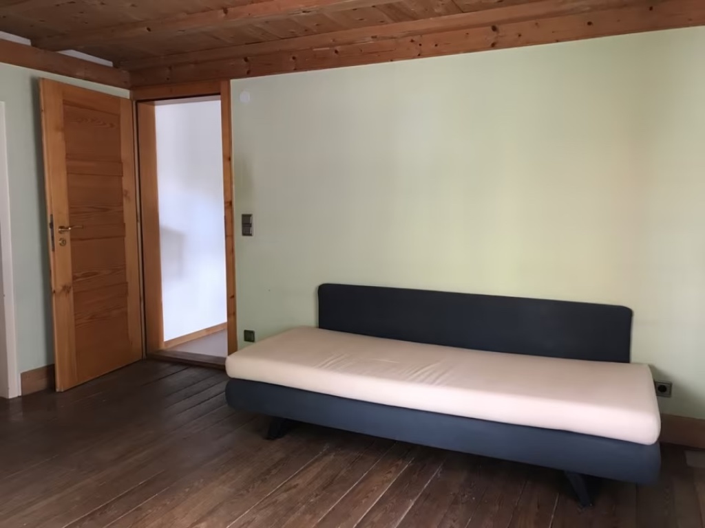 WG-Zimmer zentrale Innenstadt Wettestraße - Das Schlafsofa in Bettfunktion im OG