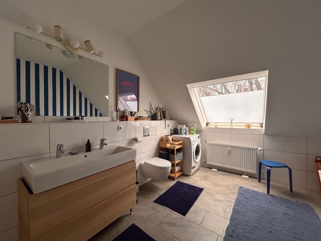 Befristet: Sehr schöne, möblierte 115-qm DG-Wohnung im Weserkiez / 2-week sublet: Stylish fully furnished 115sqm Top-Floor Apartment in Weserkiez – Sonnenallee, 12045 Berlin Neukölln – Vorschaubild 16