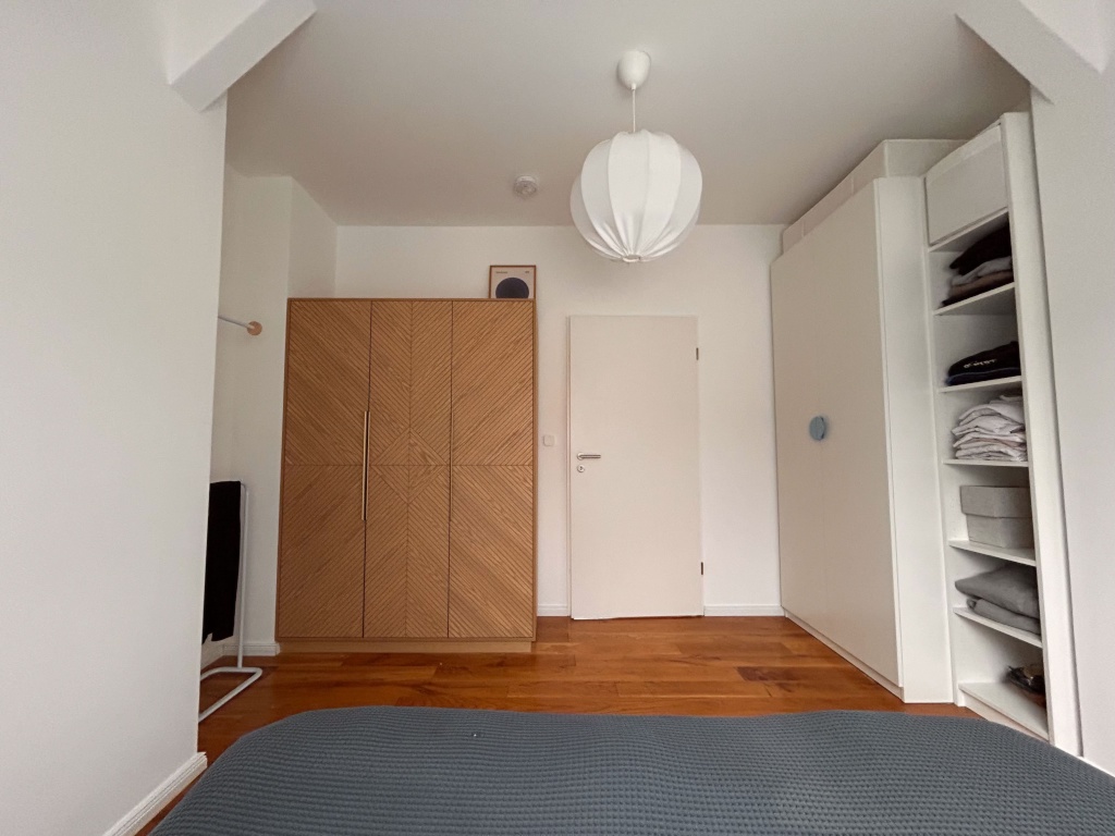 Befristet: Sehr schöne, möblierte 115-qm DG-Wohnung im Weserkiez / 2-week sublet: Stylish fully furnished 115sqm Top-Floor Apartment in Weserkiez – Sonnenallee, 12045 Berlin Neukölln – Vorschaubild 11