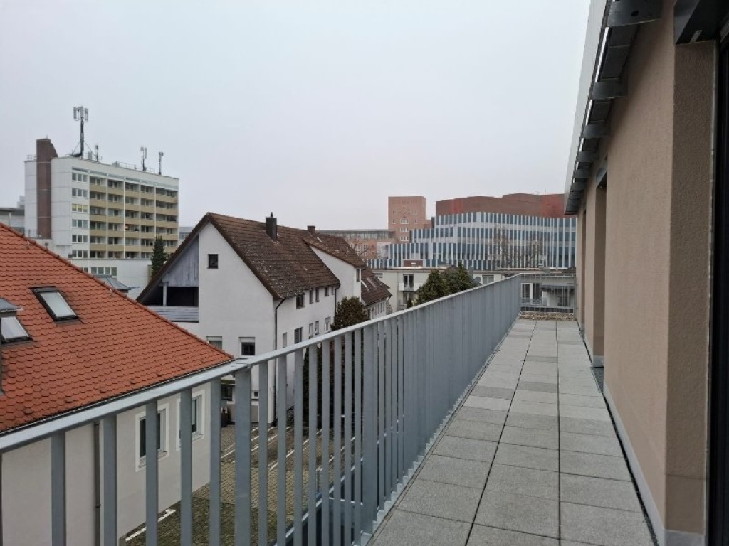Luxuriöses Neubau 1-Zimmer Penthouse Apartment möbliert mit Dachterrasse und eigenem Stellplatz - ideal für Studierende & Berufseinsteiger – Anton-Bruckner-Straße 1, 91052 Erlangen Röthelheim – Vorschaubild 12