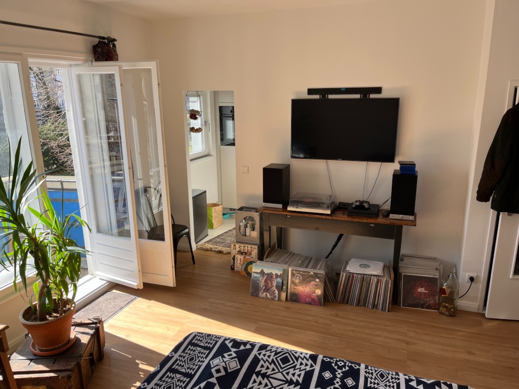 32 qm mit Balkon, kernsaniert, EBK, voll ausgestattet.