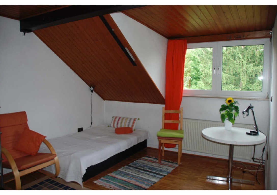 Habitación en WG Praunheim Schalkwiesenweg 60488 - Bild Spiegelverkerht !