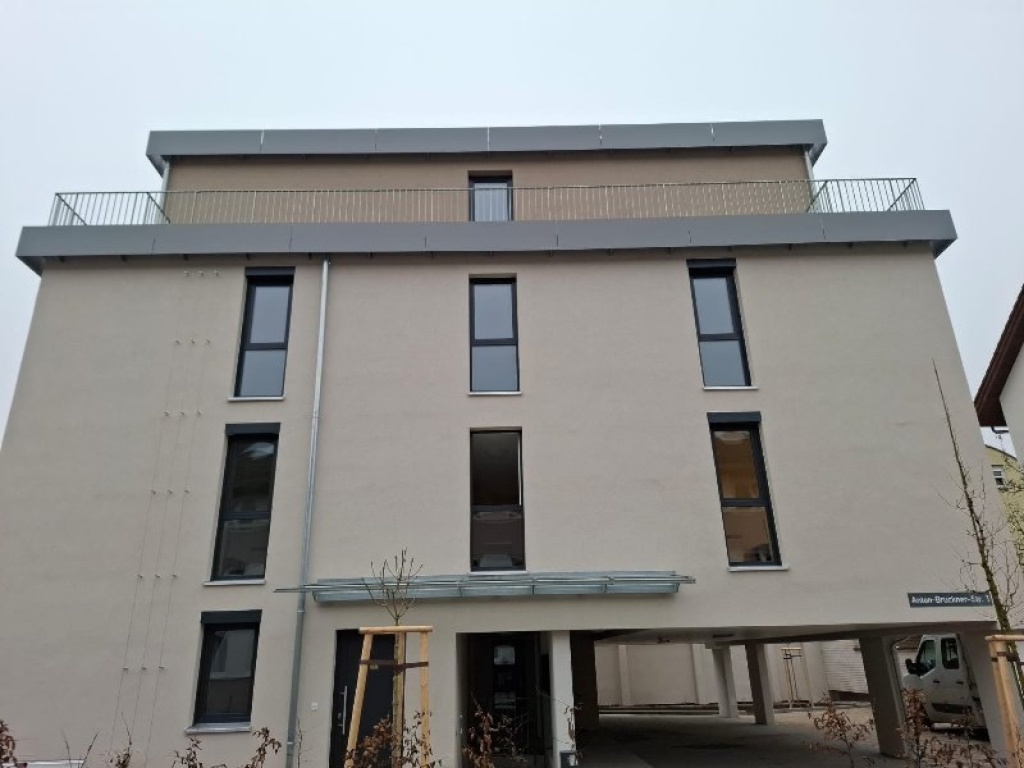 Neubau-Apartment möbliert mit Balkon, Aufzug und eigenen Stellplatz - ideal für Studierende & Berufseinsteiger