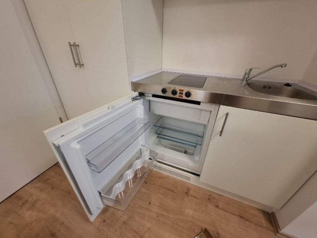 Neubau-Apartment möbliert mit Balkon, Aufzug und eigenen Stellplatz - ideal für Studierende & Berufseinsteiger – Anton-Bruckner-Straße 1, 91052 Erlangen Erlangen-Süd – Vorschaubild 4