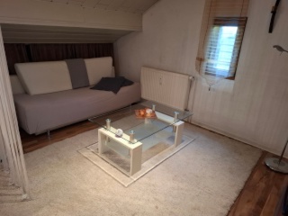 Ad image: Möbliertes, helles, modernern ausgebautes Dachgeschoß für  Professionals oder Student  zu vermieten