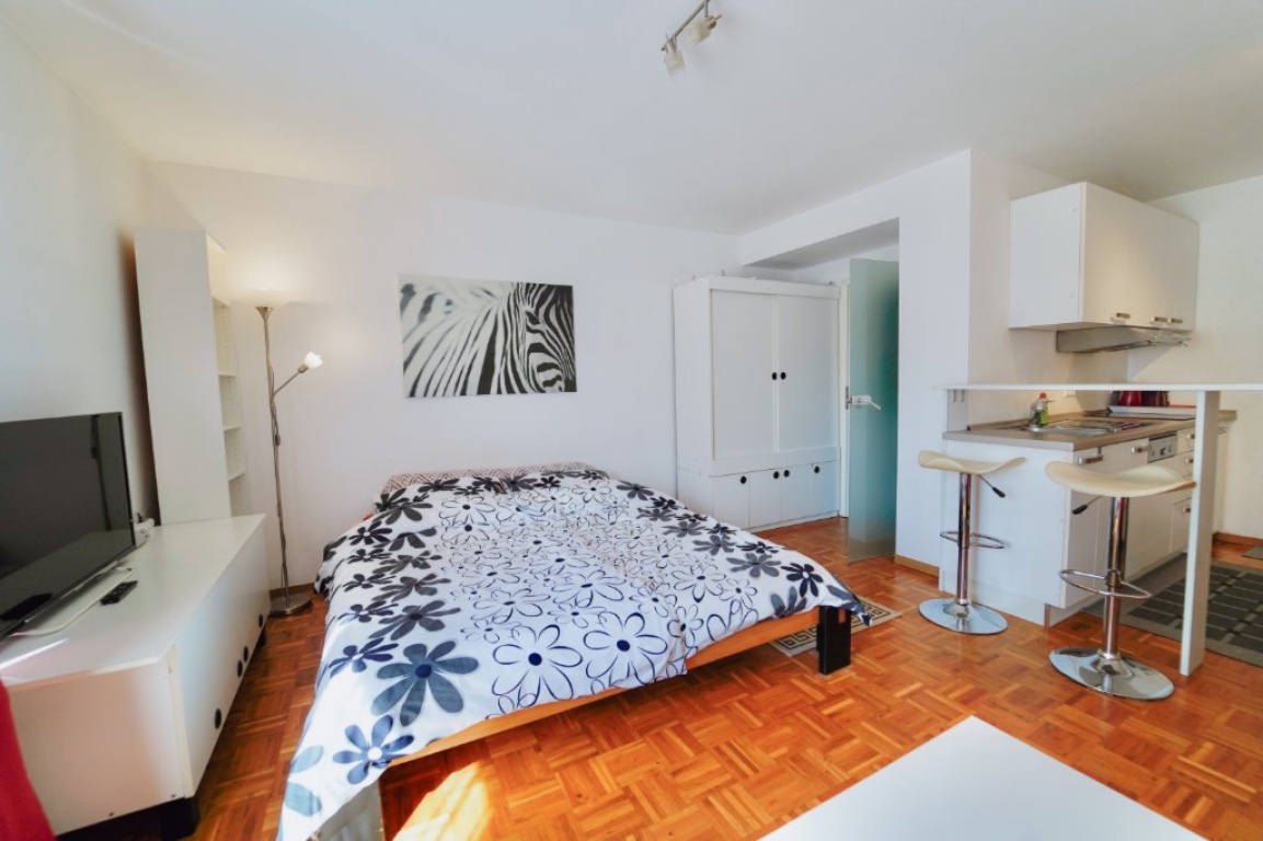 Zuhause im Zentrum: Möblierte 1-Zimmer Wohnung am Milaneo (Warmmiete) – Mönchstraße 9, 70191 Stuttgart Mitte – Vorschaubild 2