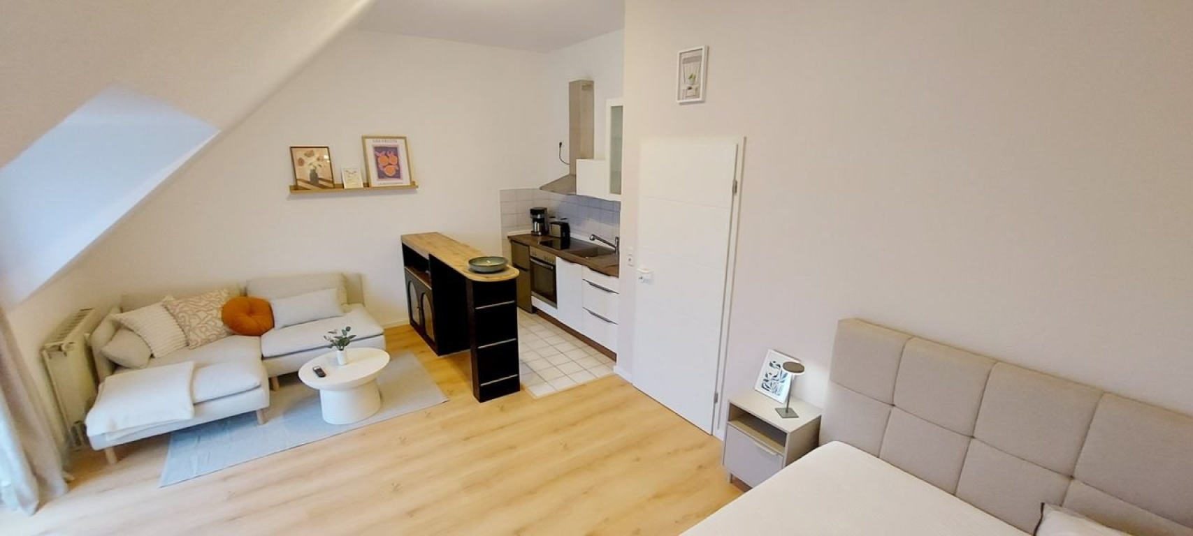 --Ab Januar 2027 verfügbar-- renovierte & voll möblierte 1-Zimmer-Wohnung mit Balkon in Oldenburg Bümmerstede – Bümmersteder Tredde, 26133 Oldenburg Bümmerstede – Vorschaubild 3
