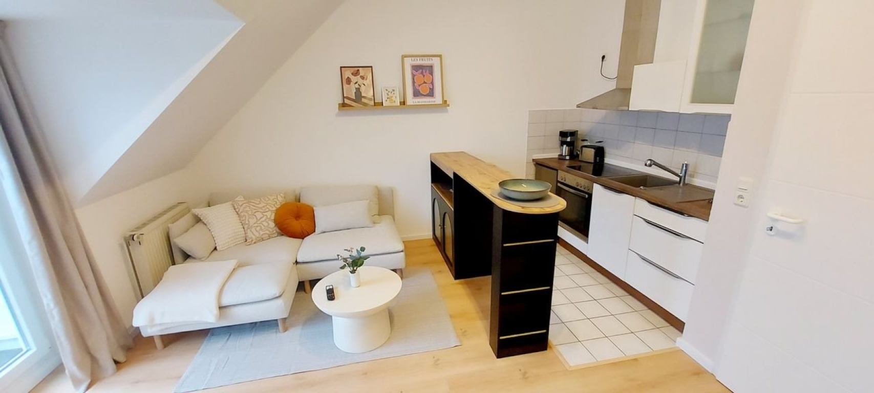 --Ab Januar 2027 verfügbar-- renovierte & voll möblierte 1-Zimmer-Wohnung mit Balkon in Oldenburg Bümmerstede – Bümmersteder Tredde, 26133 Oldenburg Bümmerstede – Vorschaubild 2