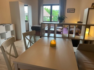 Anzeigenbild: Befristet: Sanierte Ein-Zimmer Wohnung auf dem Winzerhof