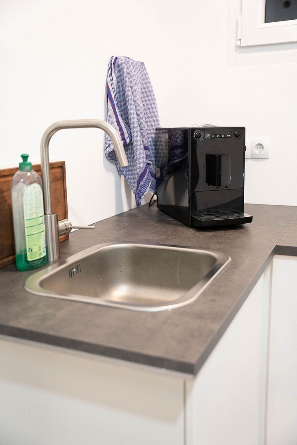 Schöne Wohnung in Wi-Nordost / Alle Kosten & WLAN incl. (Möbliert/Furnished) – Kapellenstraße 64a, 65193 Wiesbaden Nordost – Vorschaubild 12