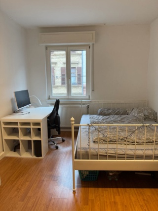 Anzeigenbild: Schönes 14qm Zimmer in 4er WG