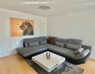 Helle, möblierte 2,5-Zimmer-Wohnung mit 75 m2 in zentraler Lage in Stuttgart-Süd