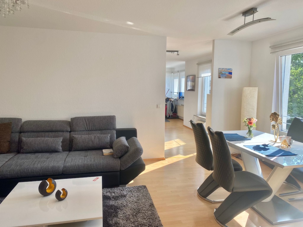 Helle, möblierte 2,5-Zimmer-Wohnung mit 75 m2 in zentraler Lage in Stuttgart-Süd – Olgastrasse 146, 70180 Stuttgart Süd – Vorschaubild 3