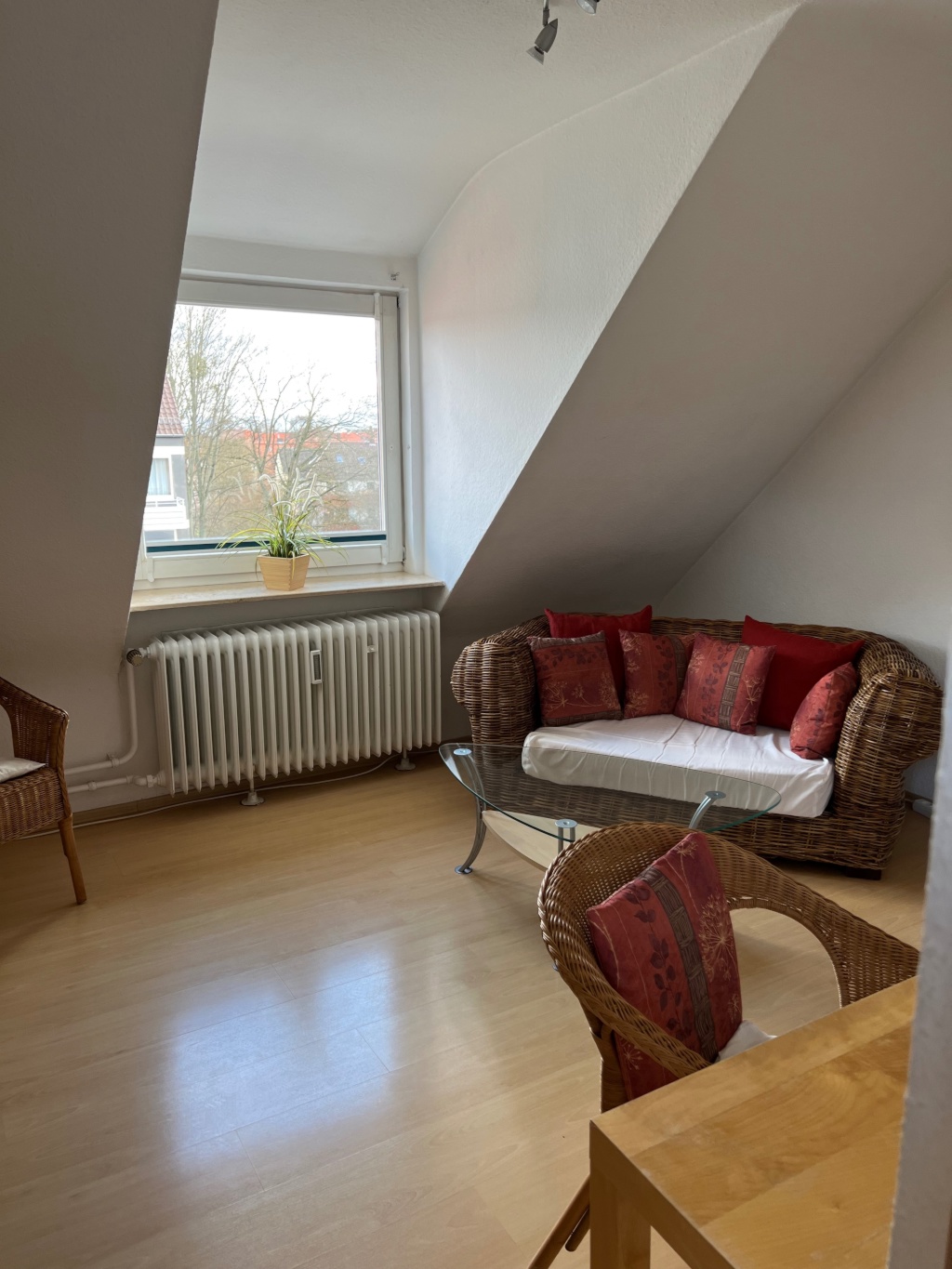 Möbliertes Appartement Nähe ICE Bahnhof zu vermieten