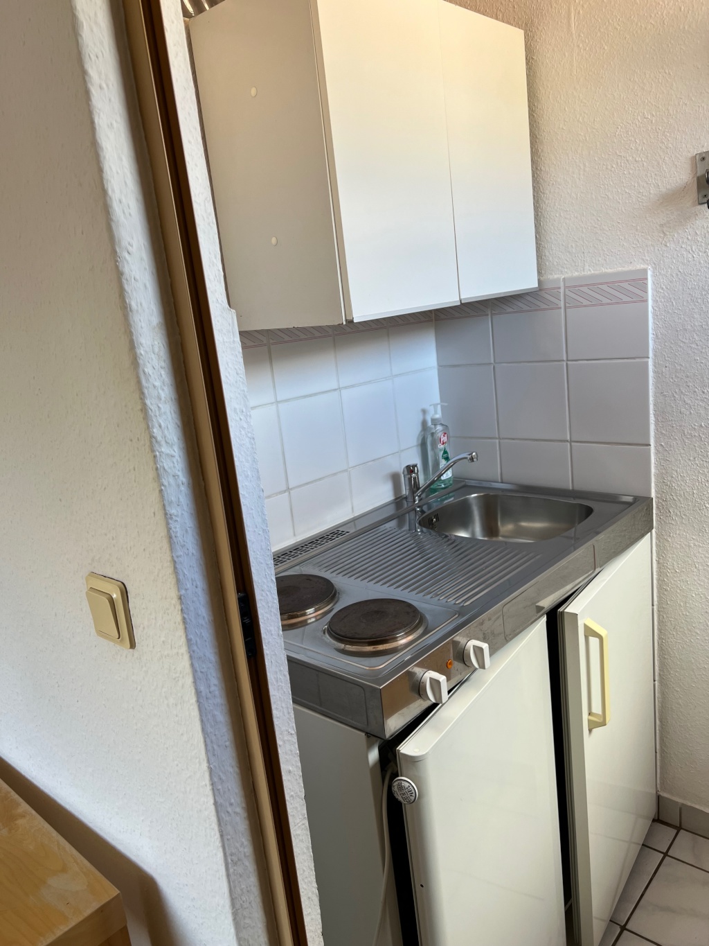 Möbliertes Appartement Nähe ICE Bahnhof zu vermieten – Pfeifferstr., 34121 Kassel Wehlheiden – Vorschaubild 3