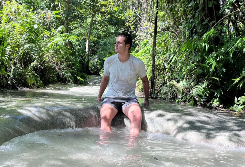 Anzeigenbild: Ich bin Ersti zum Sommersemester 26 und suche eine WG in München/Garching. Ich koche gerne, mach viel Sport bin immer für ne gute Zeit zu haben.