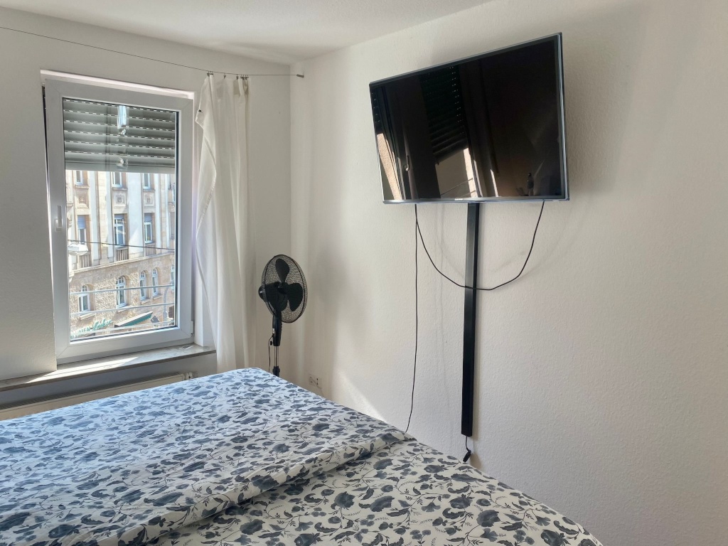 Helle, möblierte 2,5-Zimmer-Wohnung mit 75 m2 in zentraler Lage in Stuttgart-Süd – Olgastrasse 146, 70180 Stuttgart Süd – Vorschaubild 7