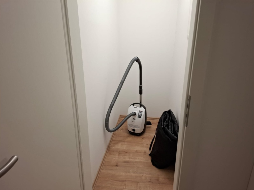 Luxuriöses Neubau 1-Zimmer Penthouse Apartment möbliert mit Dachterrasse und eigenem Stellplatz - ideal für Studierende & Berufseinsteiger – Anton-Bruckner-Straße 1, 91052 Erlangen Röthelheim – Vorschaubild 9