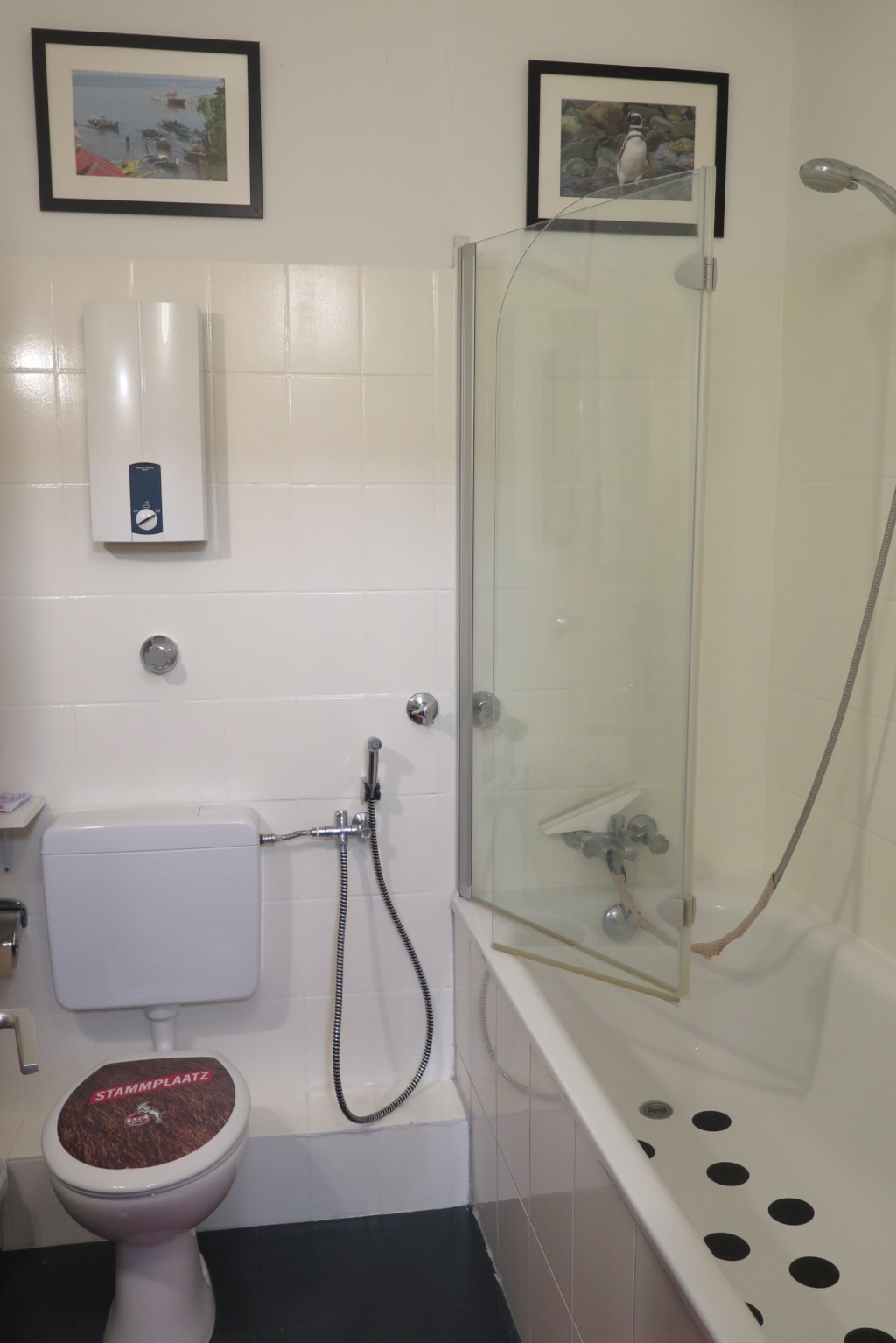 WG-Zimmer Agnesviertel Neusser Str - Badezimmer