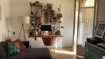 Imagen del anuncio: Calm interior room in lived-in flat, Poble Sec – women only