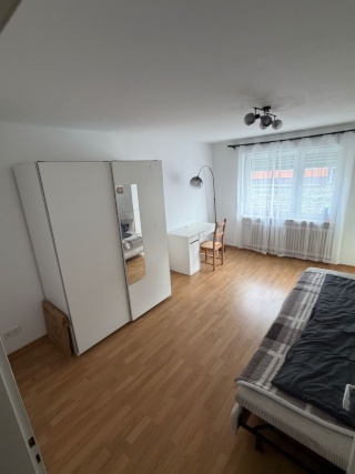 Möbliertes Zimmer in gemütlicher 2er WG (3-6 Monate)