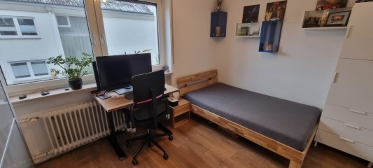 Anzeigenbild: Ab 01.04.: Möbliertes 12m2 Zimmer in 2er WG all incl. Pauschalmiete // Nachlass für Wochenendheimfahrer möglich