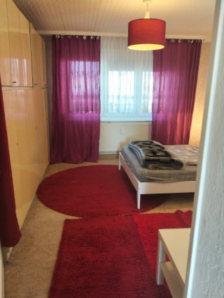 Anzeigenbild: Möbliertes Ca,25 qm in bester lage und in Heller netter 3 WG Wohnung