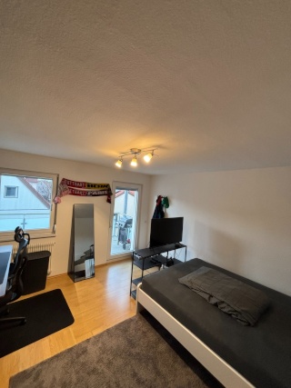 Anzeigenbild: Zentral gelegenes Zimmer mit Balkon zur Untermiete