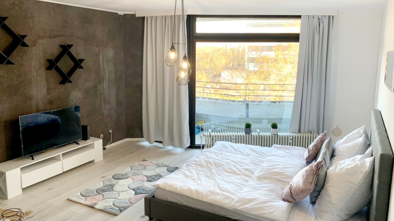🏢 Skyline-Blick & Neckarwiese: Modernes Business-Studio für Professionals | Waschmaschine 🧺 + Parken 🚗 | All-Inclusive – 68161 Mannheim Neckarstadt – Vorschaubild 8
