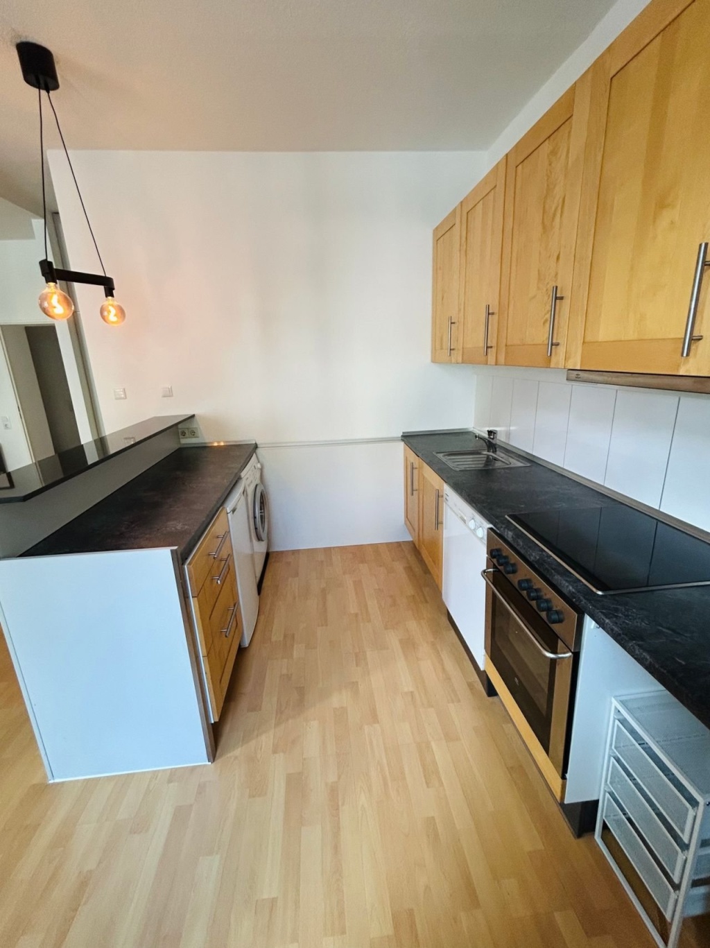 Vollmöbliertes Appartement mit EBK am Volksgarten – 40227 Düsseldorf Oberbilk – Vorschaubild 12