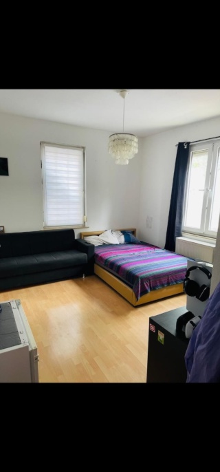 Anzeigenbild: Zentrales WG-Zimmer in Reutlingen – Nähe Bahnhof & Einkaufsmöglichkeiten