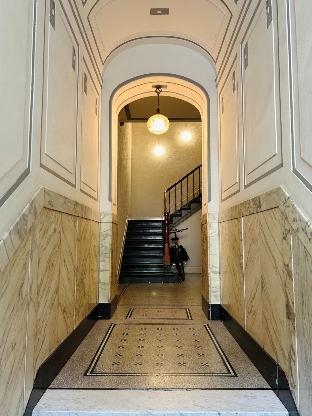Vollmöbliertes Appartement mit EBK am Volksgarten – 40227 Düsseldorf Oberbilk – Vorschaubild 18