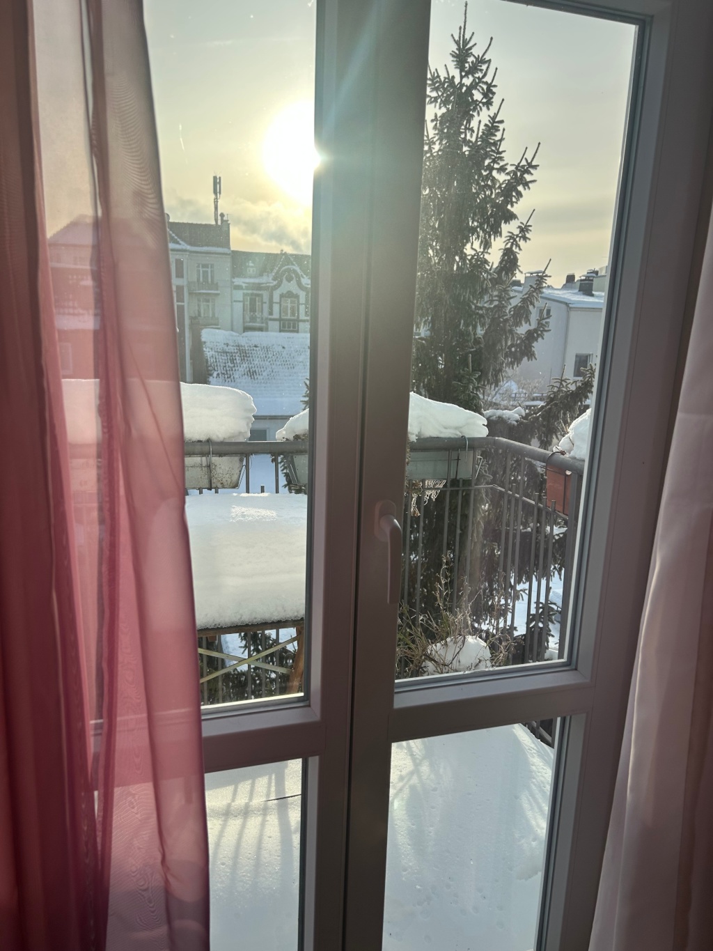 Über den Dächern von Eimsbüttel: möblierte 2 Zi Wohnung mit Südbalkon – Bright furnished 2-room apartment with balcony in Eimsbüttel – Methfesselstraße, 20257 Hamburg Eimsbüttel – Vorschaubild 4