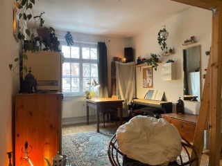 Großes Zimmer in mausiger WG