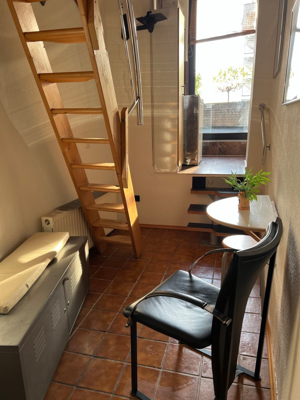 Rheinblick-Apartment/möbliert/30 Sek. zum Rhein/ – Deutz-Mülheimer Str., 51063 Köln Mülheim – Vorschaubild 3