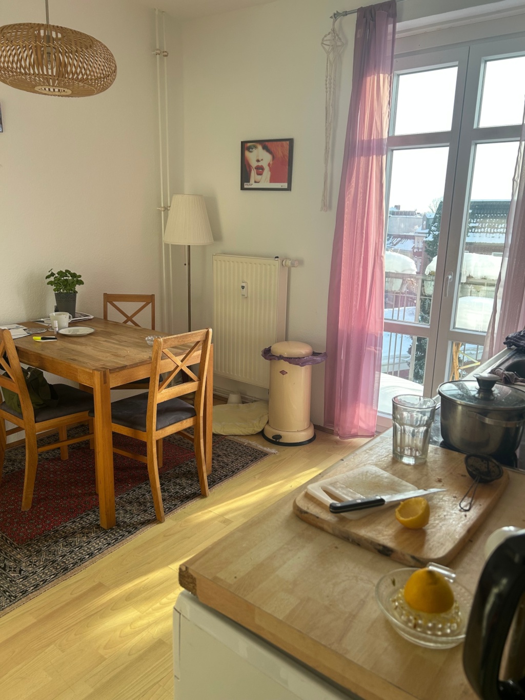 Über den Dächern von Eimsbüttel: möblierte 2 Zi Wohnung mit Südbalkon – Bright furnished 2-room apartment with balcony in Eimsbüttel – Methfesselstraße, 20257 Hamburg Eimsbüttel – Vorschaubild 3