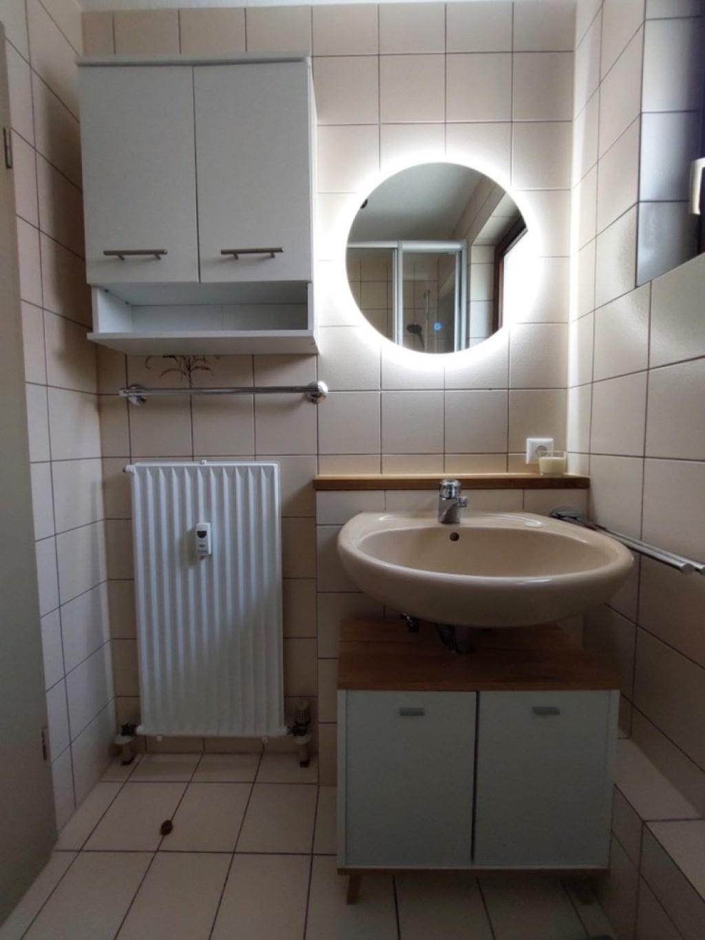 Very Bright, Modernized, furnished 1-room student apartment directly at TH Ohm