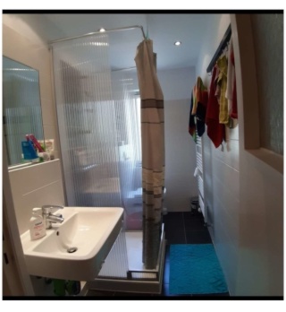Anzeigenbild: Only girls - (no Anmeldung) small and nice room