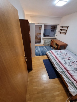 Anzeigenbild: Furnished Room in 65830 Kriftel – Direct Bus 810 to Eschborn Bhf, and Direct S-Bahn S2 to Frankfurt Hbf