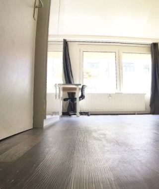 Imagen del anuncio: BEFRISTET ODER UNBEFRISTET NICHT WEIT WEG VOM STAUFENPLATZ