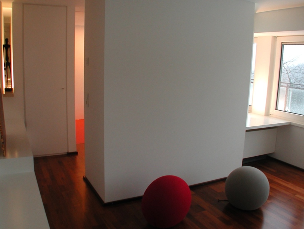 Flat Elberfeld Egenstrasse - Schlafzimmer mit Schreibecke,Blick RG Ankleide und Bad